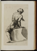 Sitzende männliche Aktstudie von hinten gesehen, der linke Zeigefinger weist nach rechts