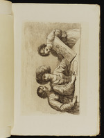 Eine Künstlerin präsentiert zwei anderen Frauen eine Zeichnung